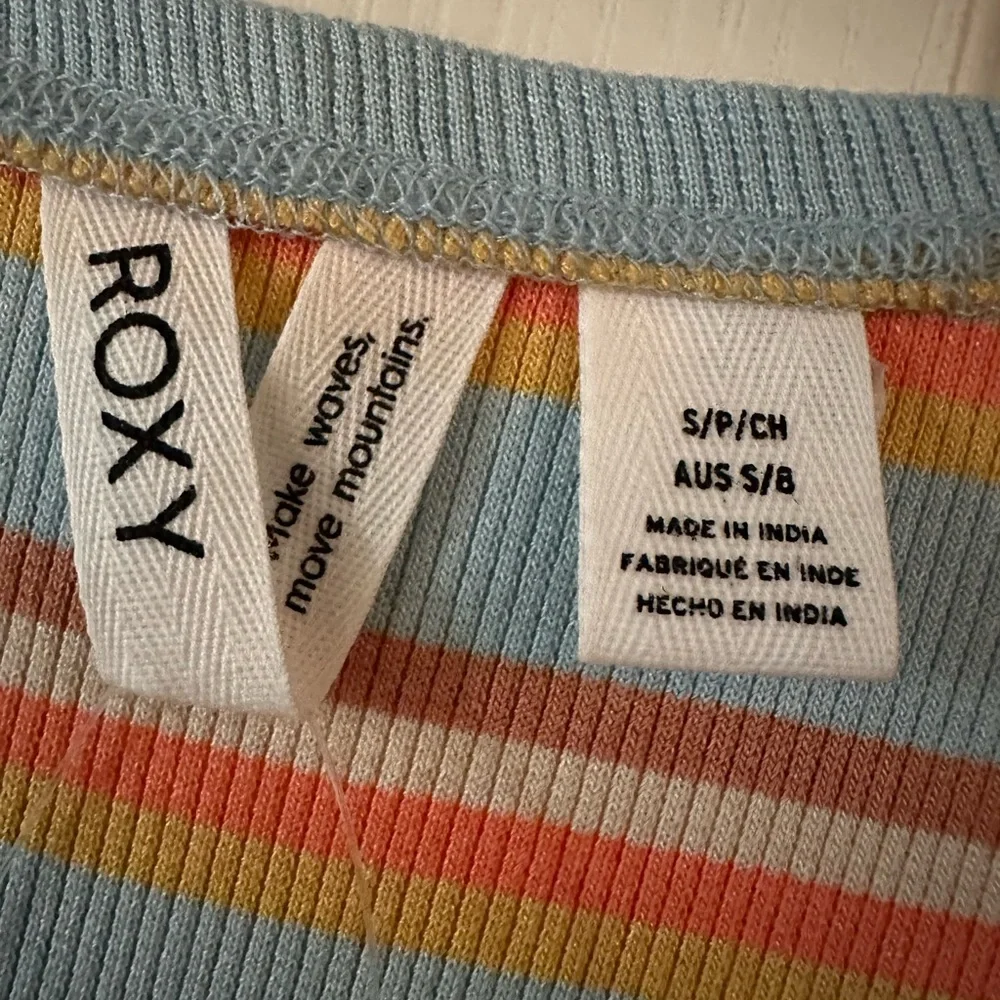 Roxy Size Small NWT - Picture 3 of 3
